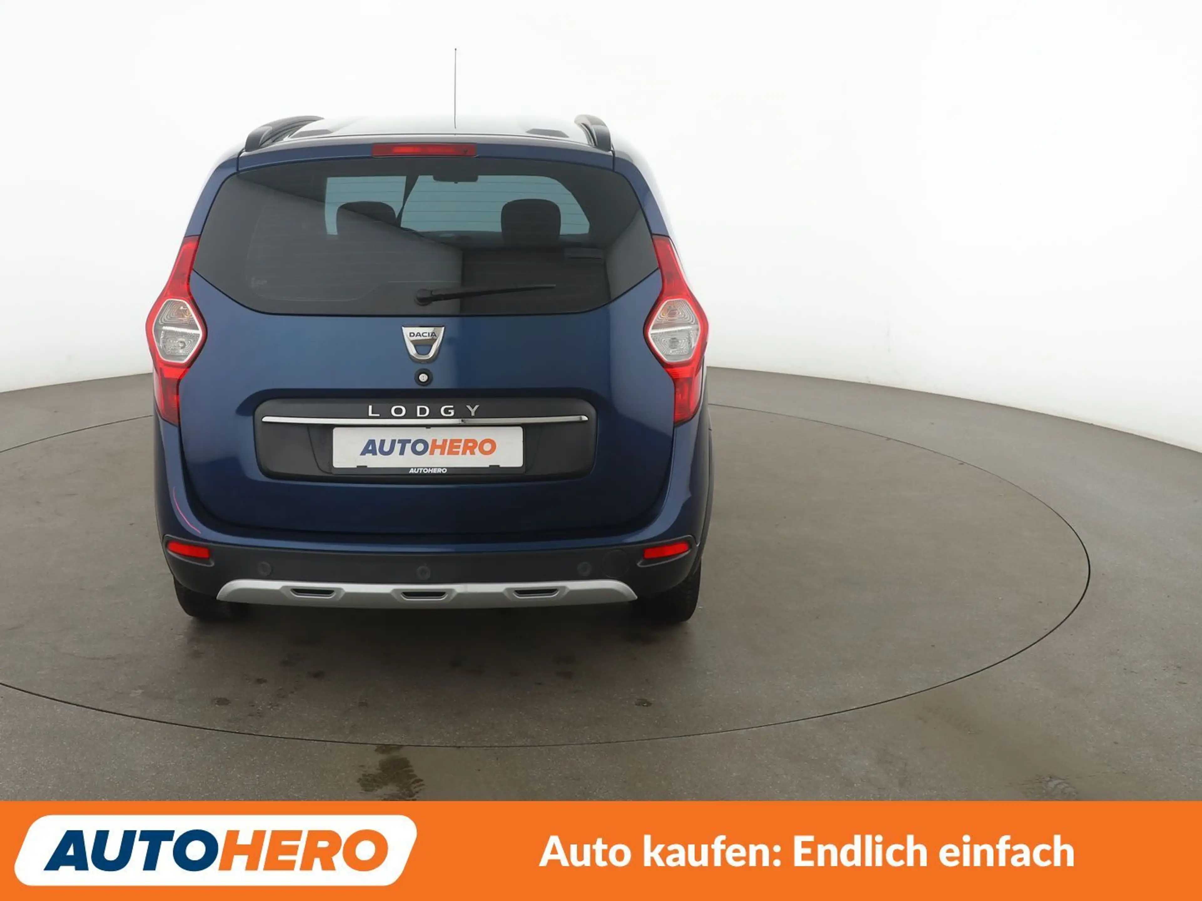 Dacia Lodgy 1.6 SCe Stepway *NAVI*TEMPO*PDC*LIMITER* — photo 5