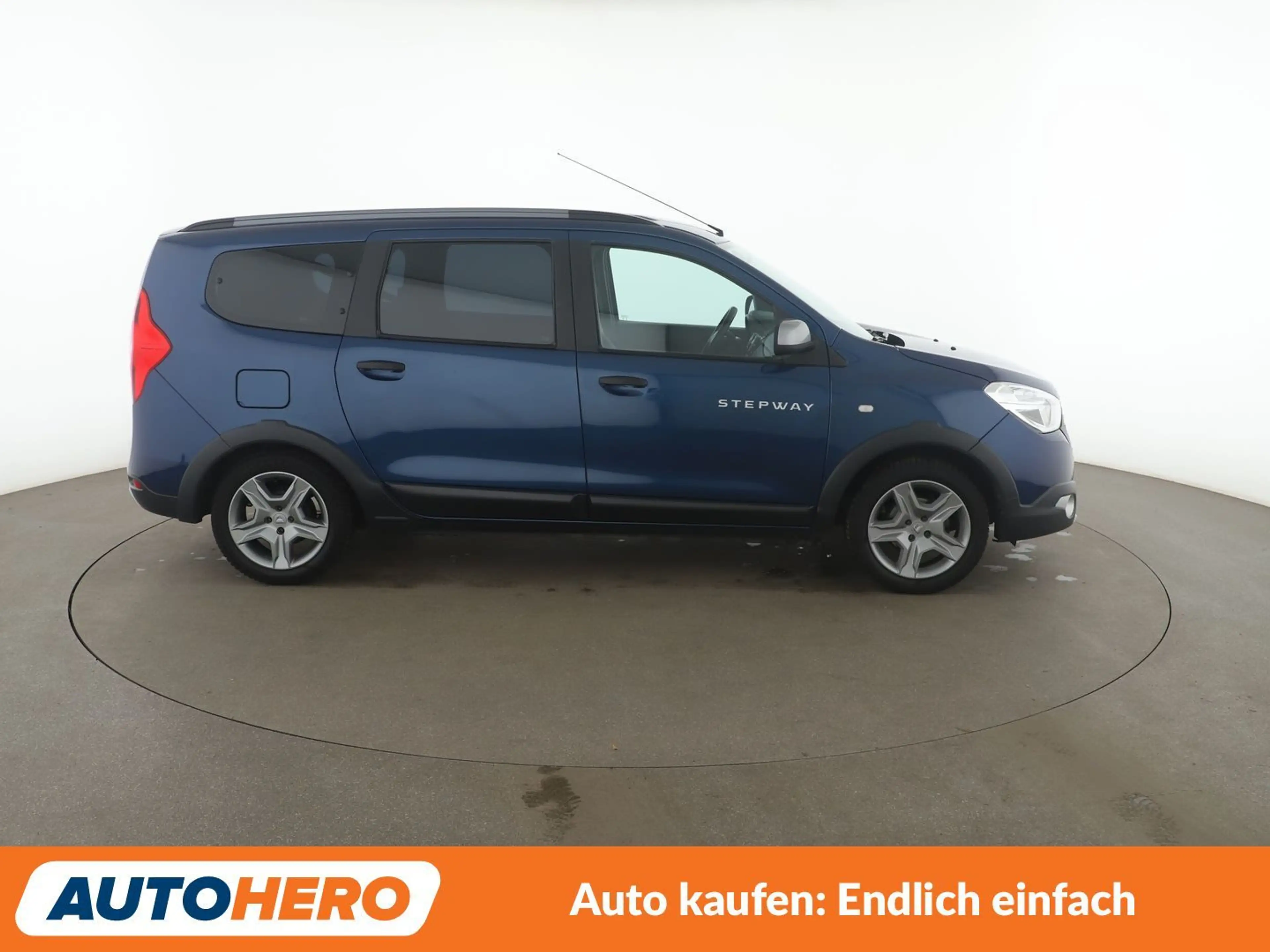 Dacia Lodgy 1.6 SCe Stepway *NAVI*TEMPO*PDC*LIMITER* — photo 7