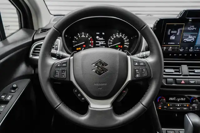 Suzuki S-Cross view 9