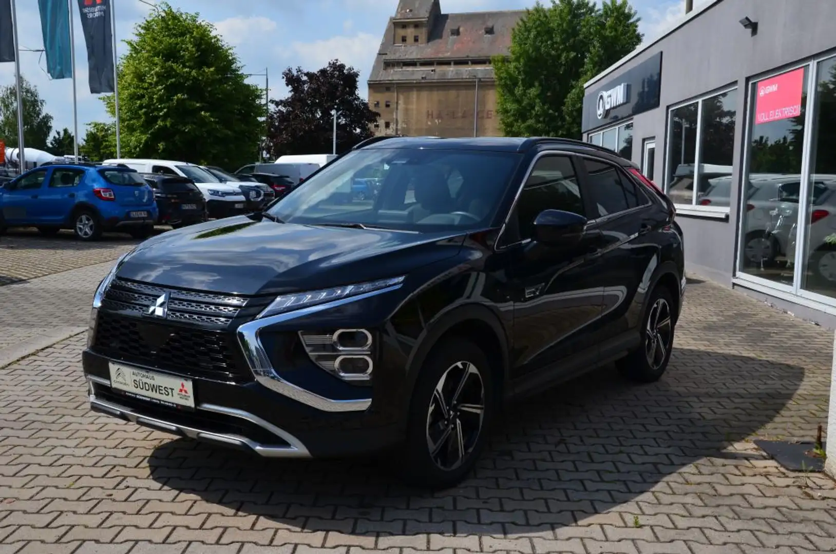Mitsubishi Eclipse Cross Plug-In Hybrid 4WD Plus - 2