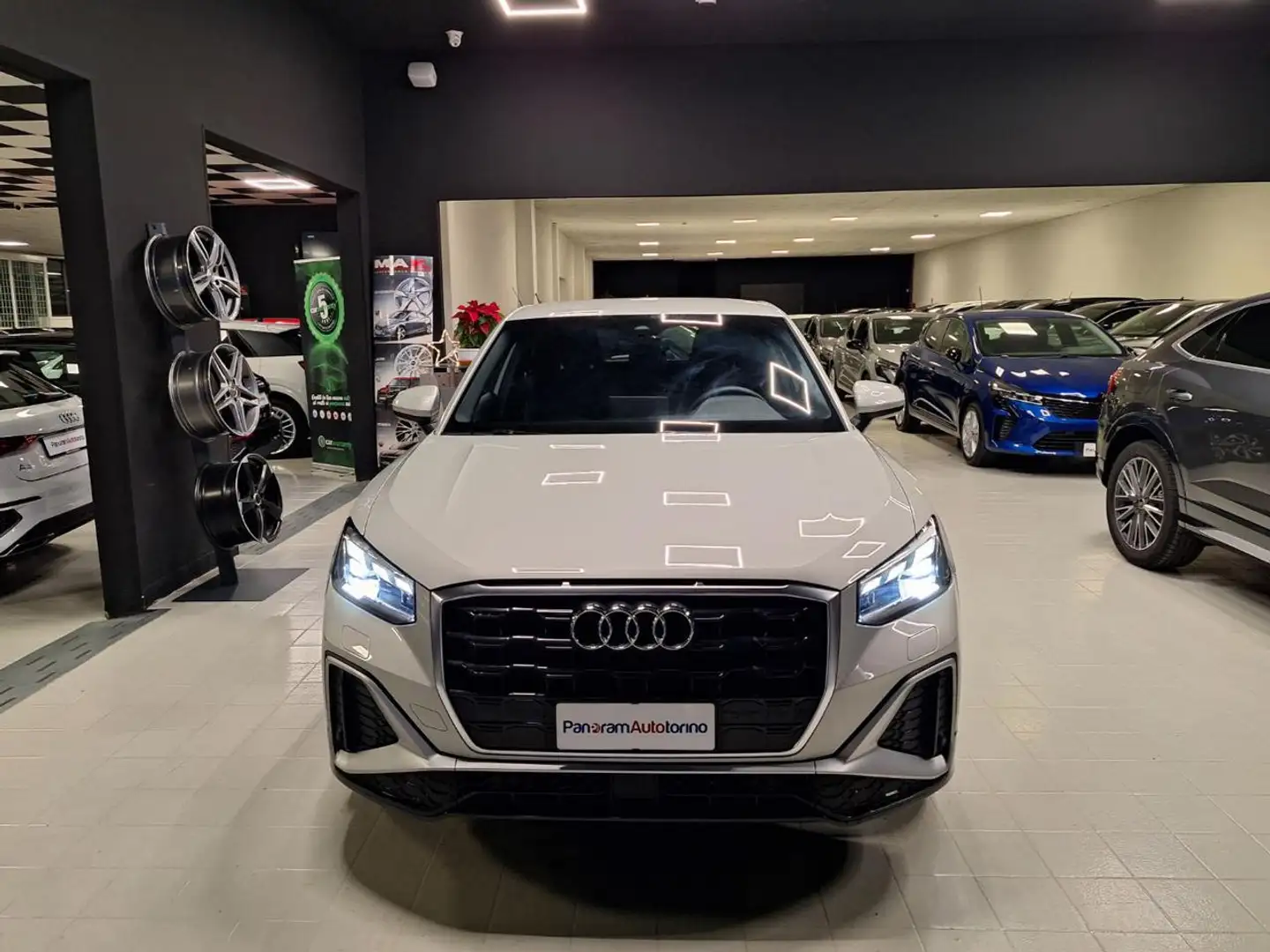 Audi Q2 30 TDI S tronic S line Edition Grigio - 2