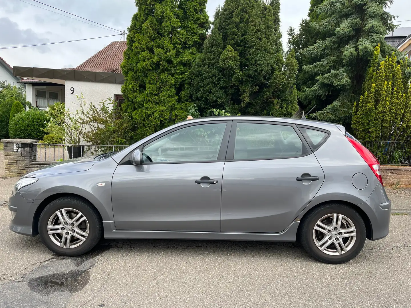 Hyundai i30 i30 1.4 Classic Grau - 1