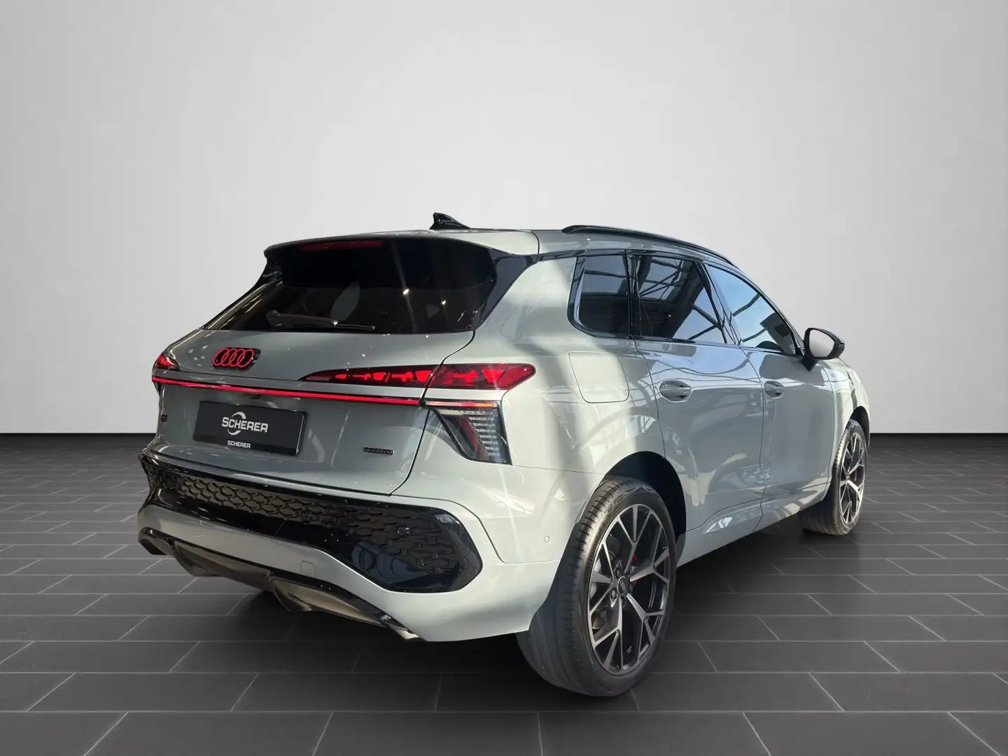 Audi Q3 SUV TFSI quattro S tronic*NEUES MODELL* Gris - 2