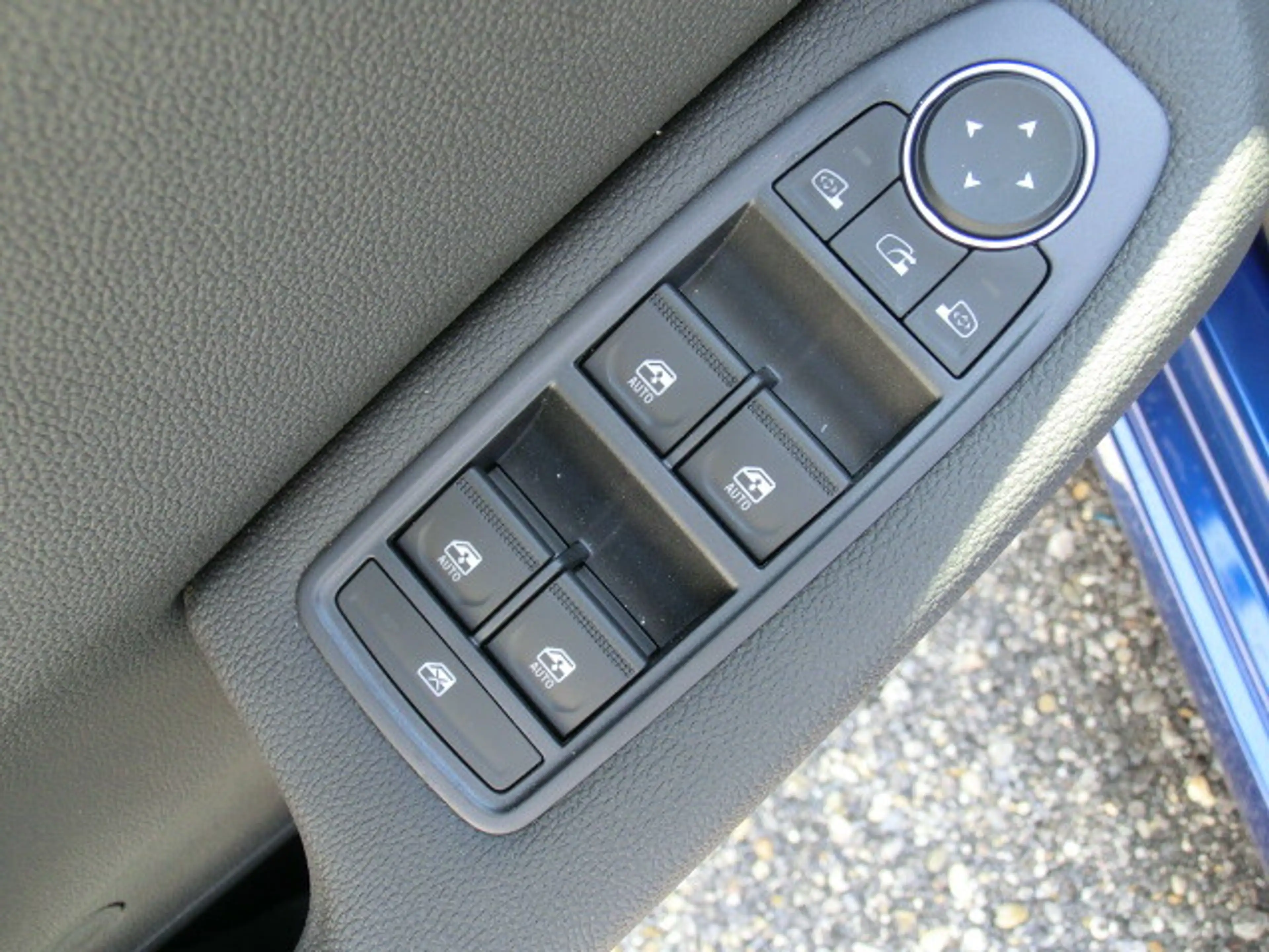 Mitsubishi Colt 1,0 MPI-T Intense — photo 5