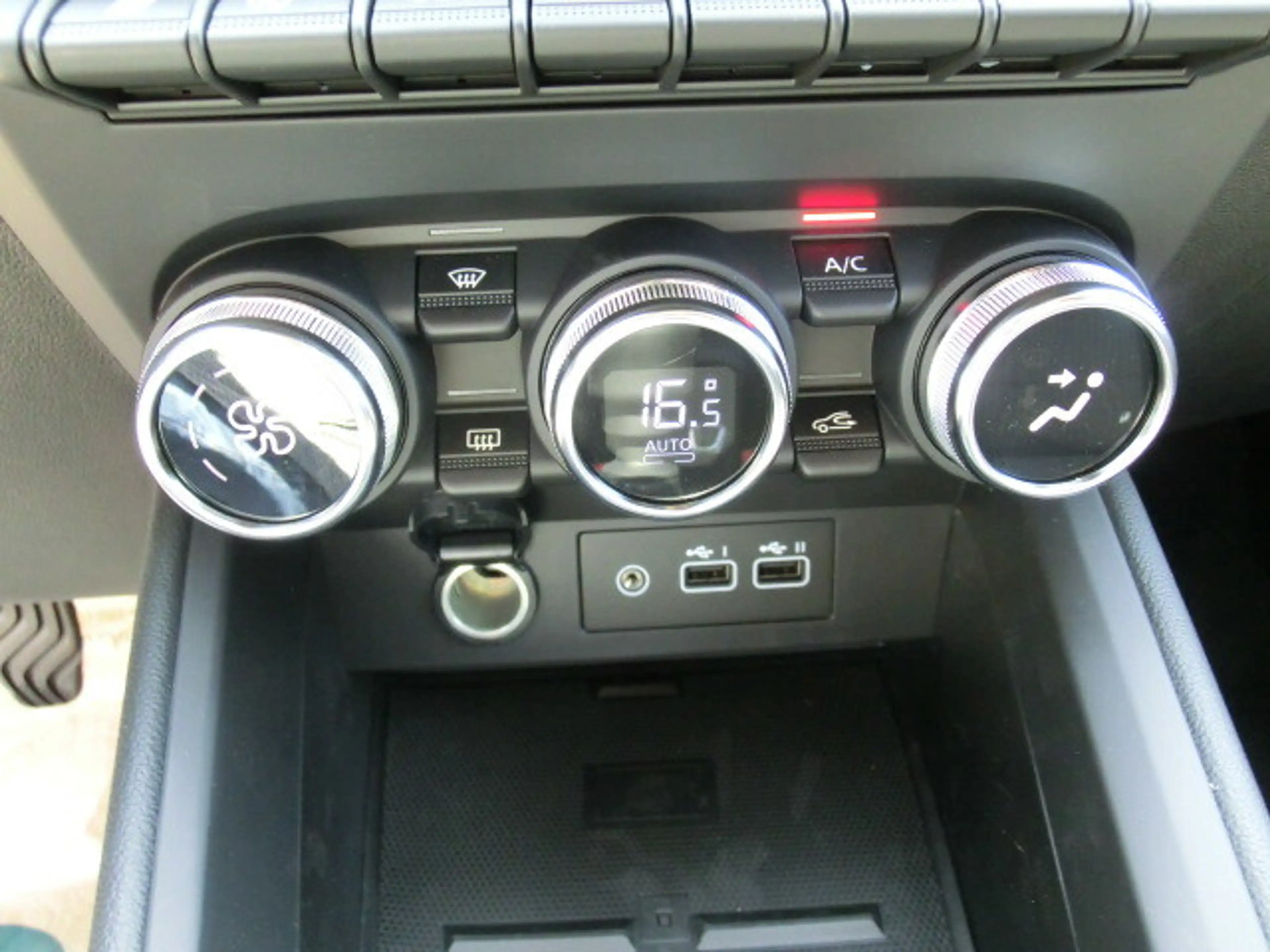 Mitsubishi Colt 1,0 MPI-T Intense — photo 9