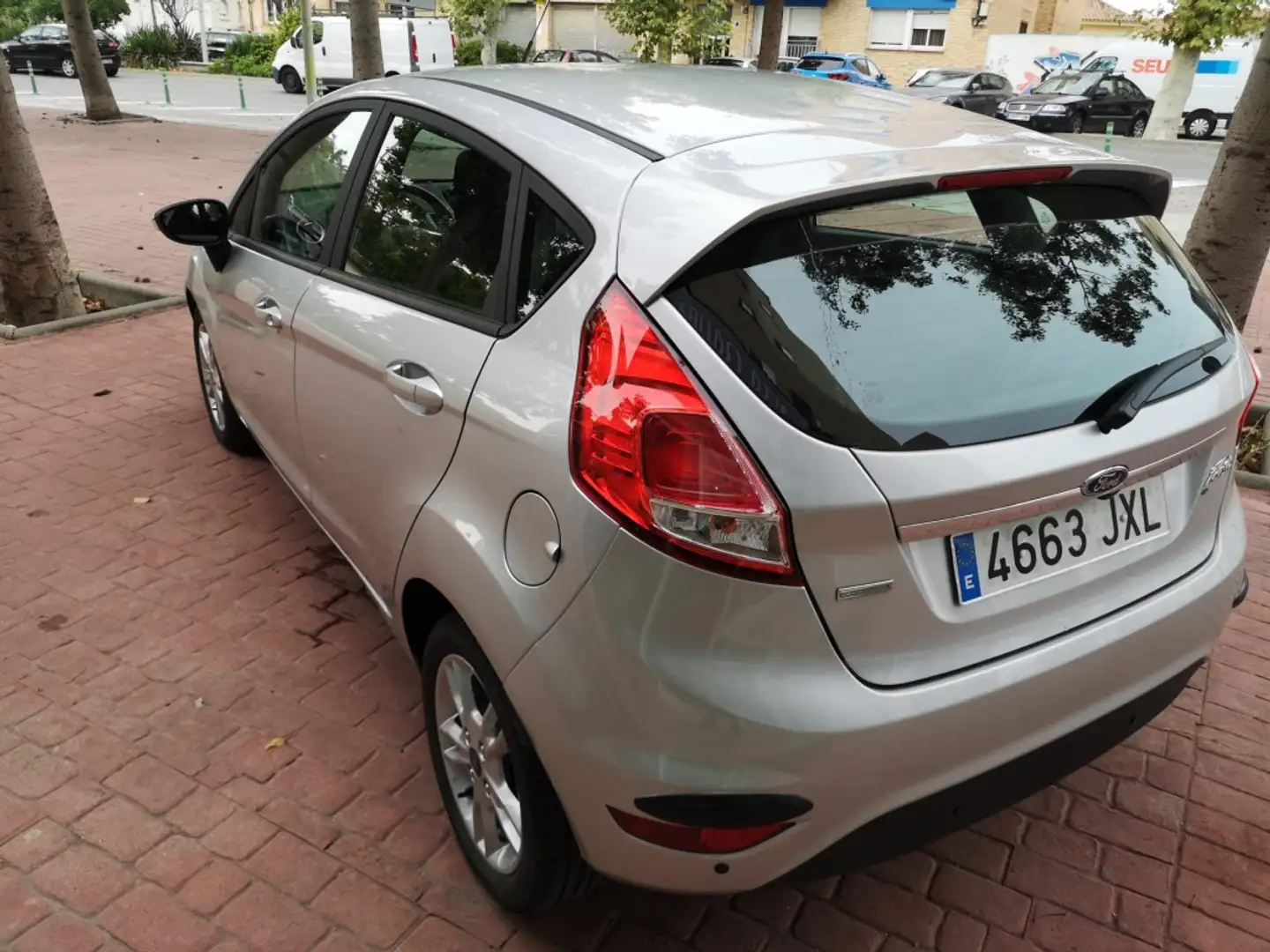 Ford Fiesta 1.0 EcoBoost Trend Powershift Gris - 2