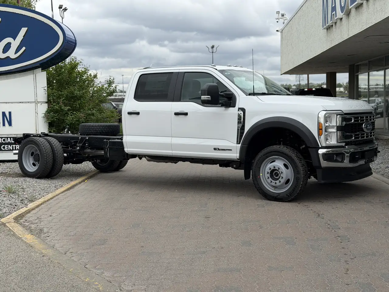 Ford F-550 Super Duty снимка Ford F-550 Super Duty