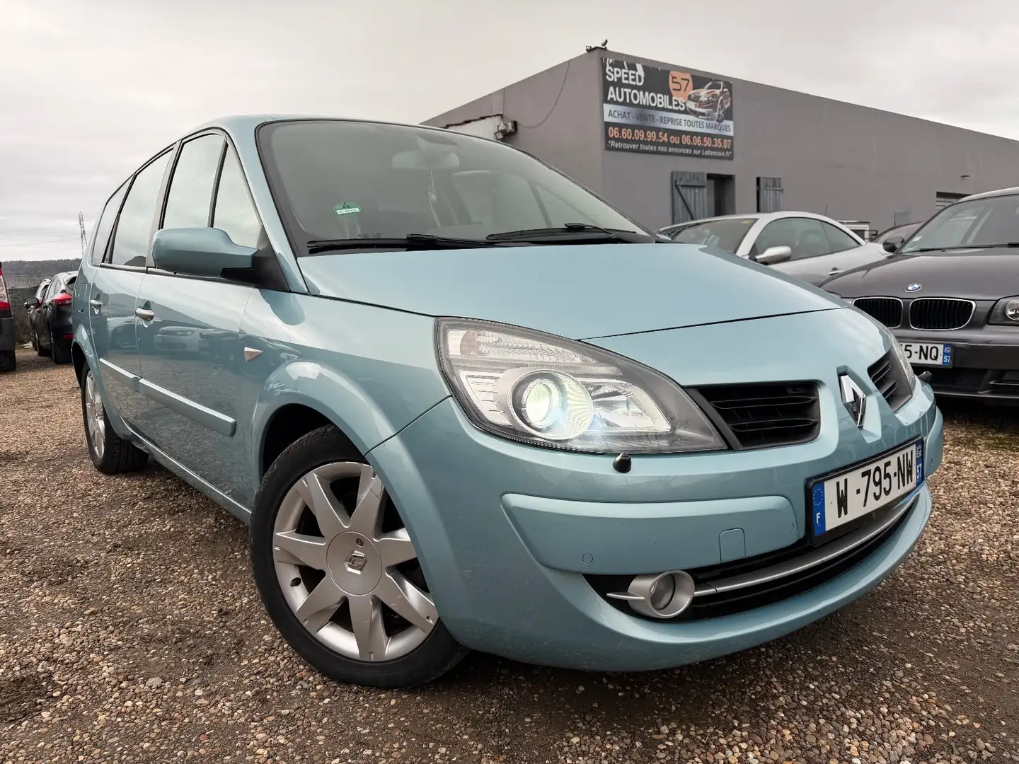 Renault Grand Scenic Grand Exception Blau - 1