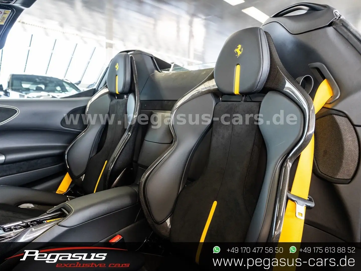 Ferrari SF90 Spider GRIGIO SCURO / RACING SEATS Šedá - 2