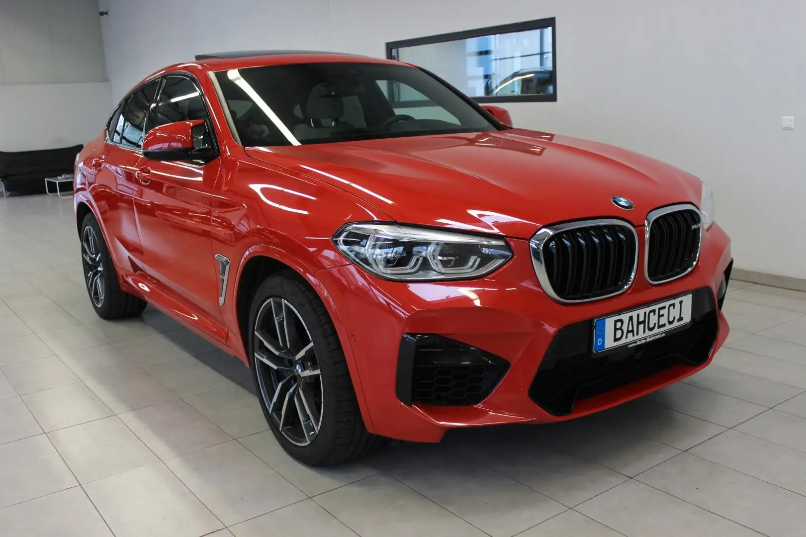 BMW X4 M Panorama*HUD*DrivingA+*ParkA*KEYL*NaviProf* Rood - 1
