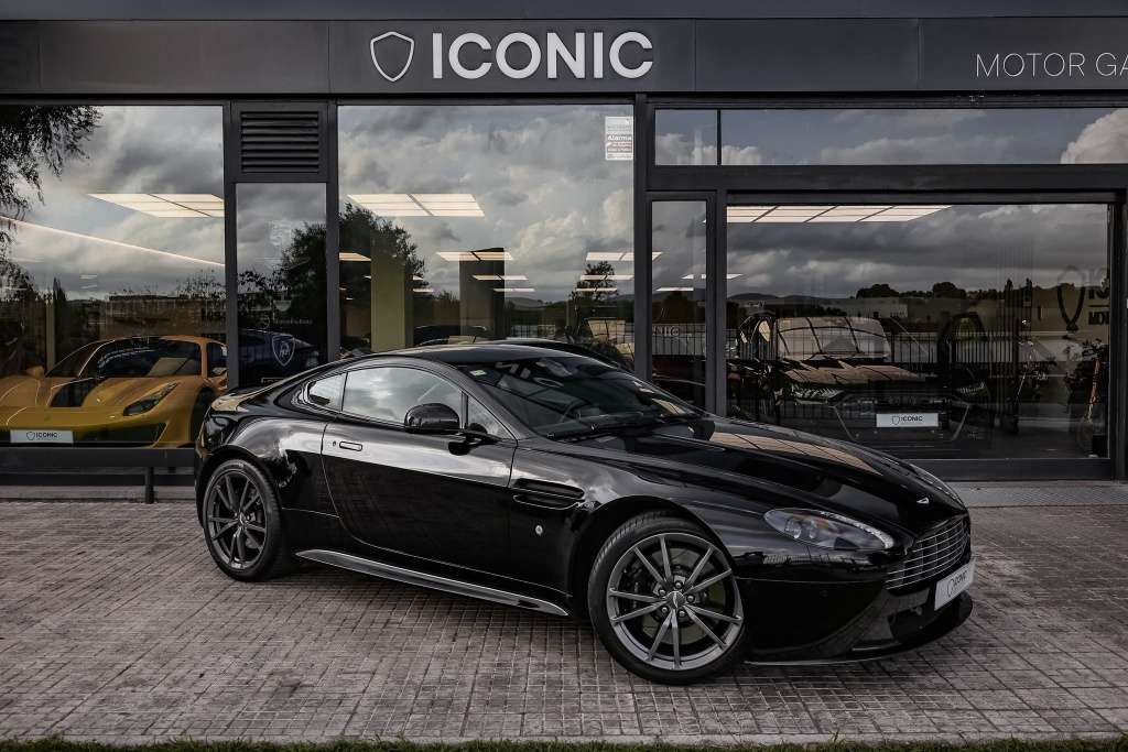 Aston Martin Vantage S - foto 1