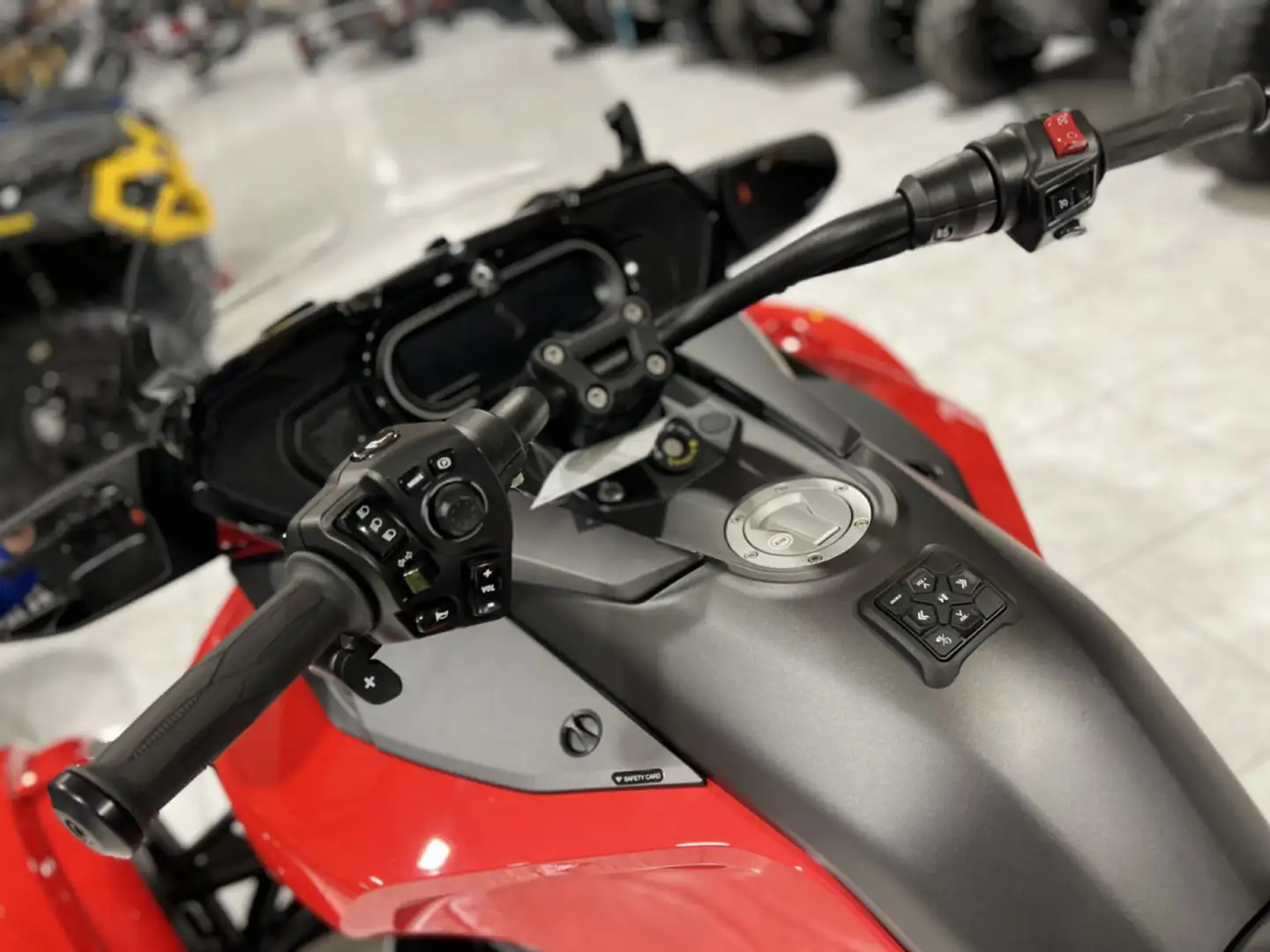 Can-Am Spyder F3 LTD 1330 Rojo - 2