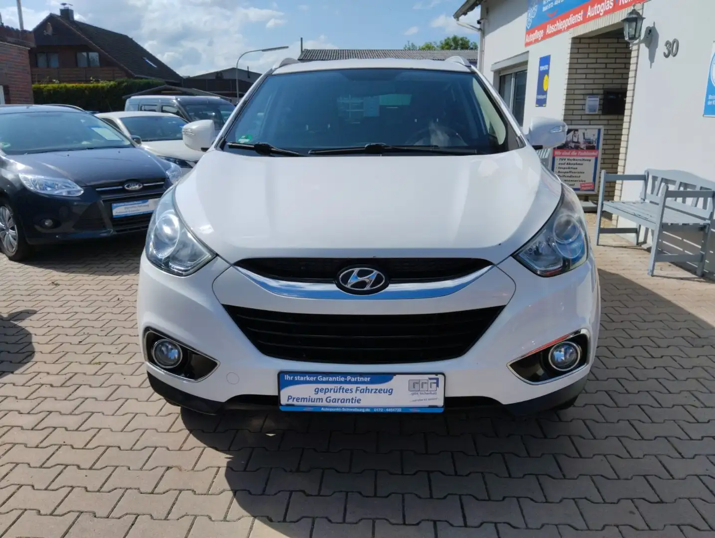 Hyundai iX35 Comfort TÜV-AU 10-2027 Weiß - 2