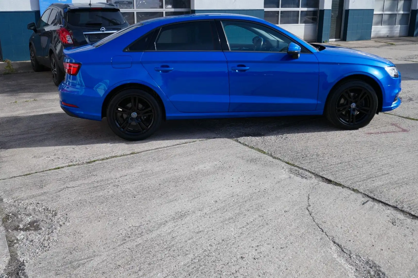 Audi A3 Limousine 35 TFSI  LED/PDC/SHZ/DAB+ Blau - 2