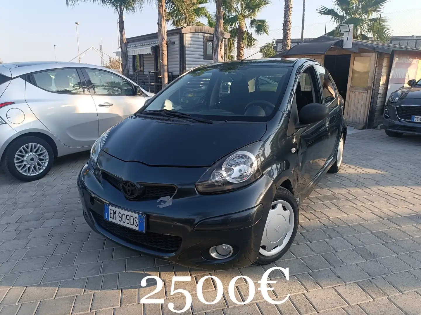Toyota Aygo 5p 1.0 Sol Connect Grigio - 1