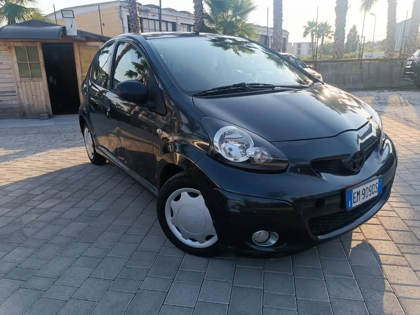 Toyota Aygo 5p 1.0 Sol Connect Grigio - 2