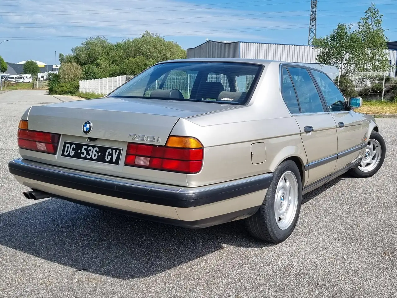 BMW 730i, foto 2