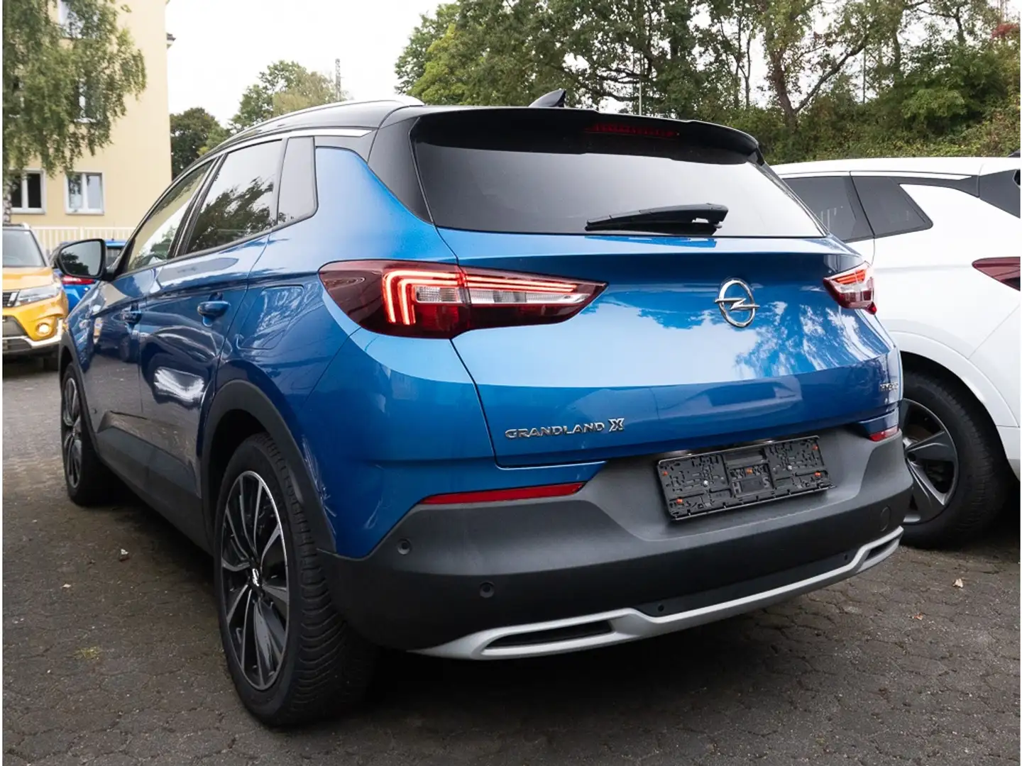 Opel Grandland Hybrid Ultimate +AHK+ALLW+OBC7,4kW+PLA+ Blau - 2