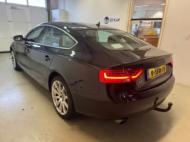 Audi A5 view 9