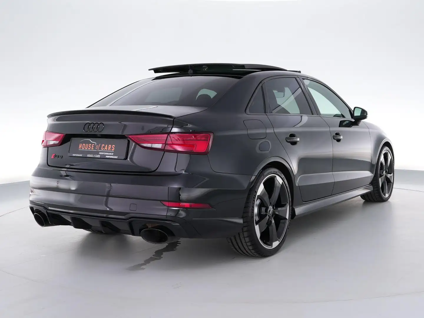 Audi RS3 Limousine 2.5 400pk TFSI quattro |panoramadak|RS-s Zwart - 2