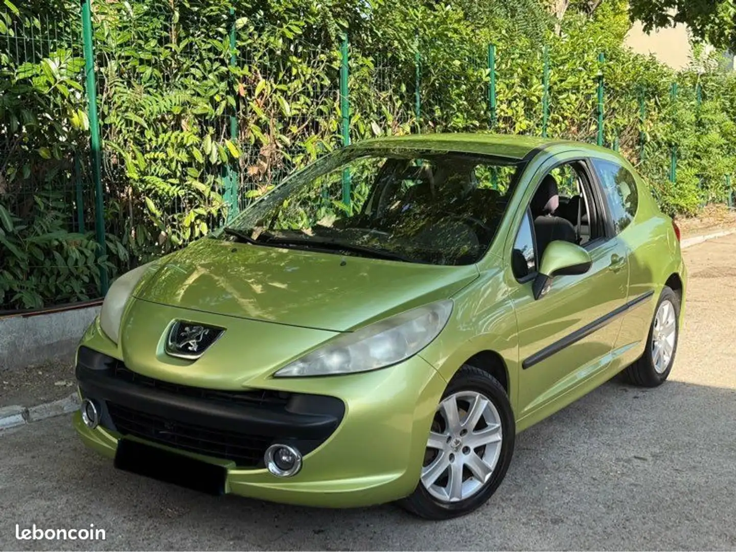 Peugeot 207 1.6 HDi 90CV Année 07-2006 300.000KM CT OK à 1990  Vert - 1