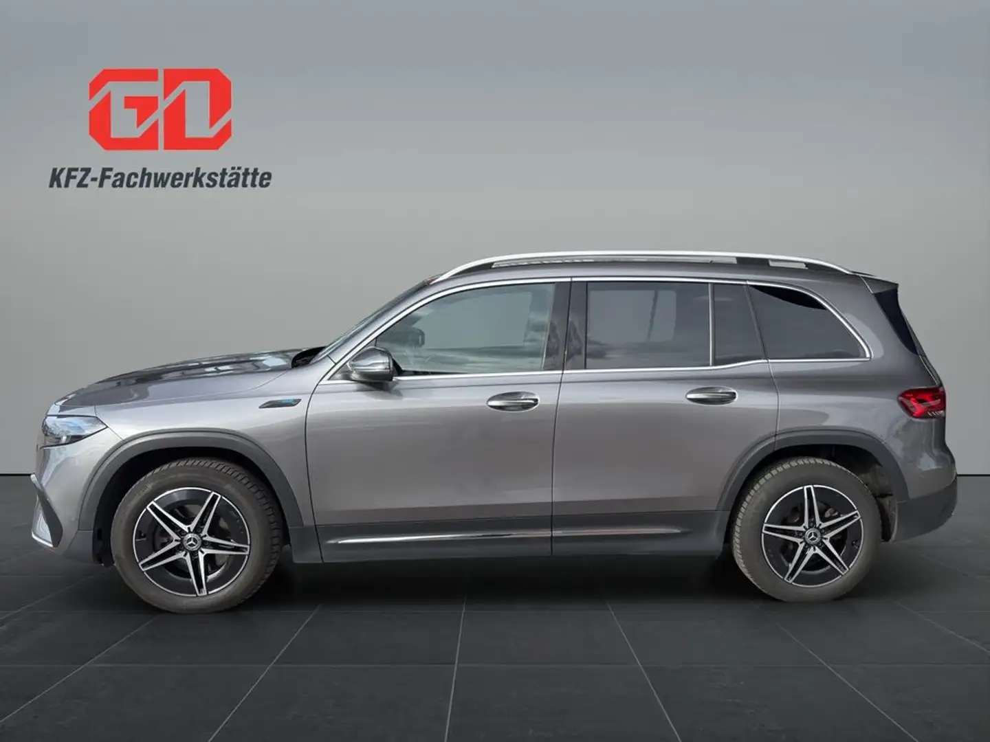 Mercedes-Benz EQB 300 4Matic ,AMG Line ,Panoramadach,27500€Netto Сірий - 2
