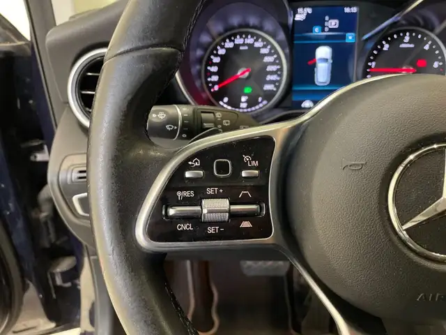 Mercedes-Benz GLC view 18