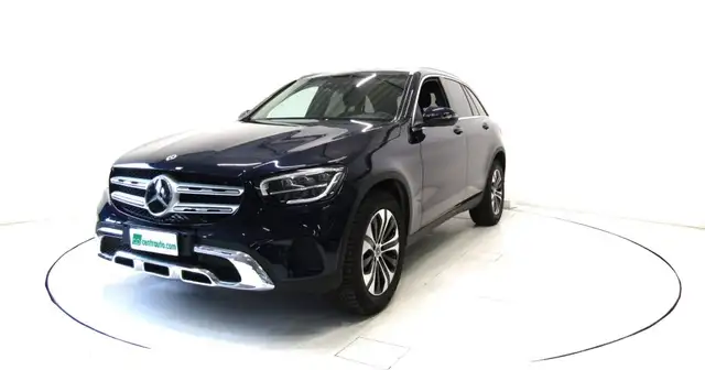 Mercedes-Benz GLC view 3