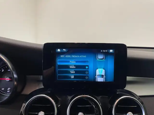 Mercedes-Benz GLC view 24