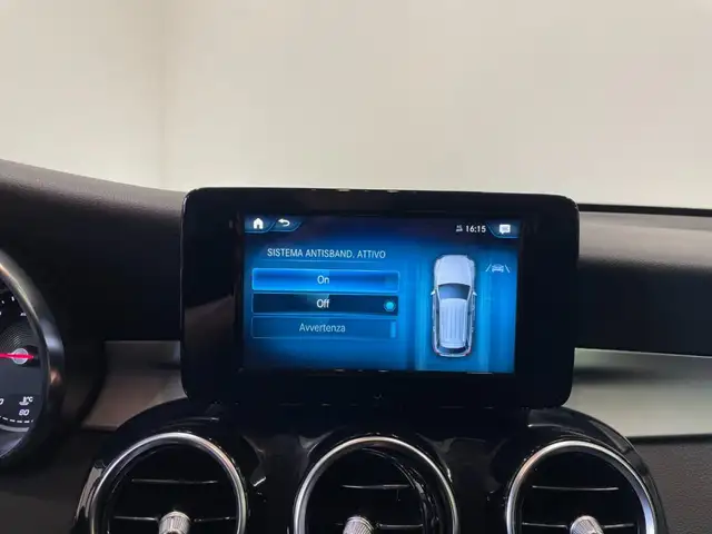Mercedes-Benz GLC view 23