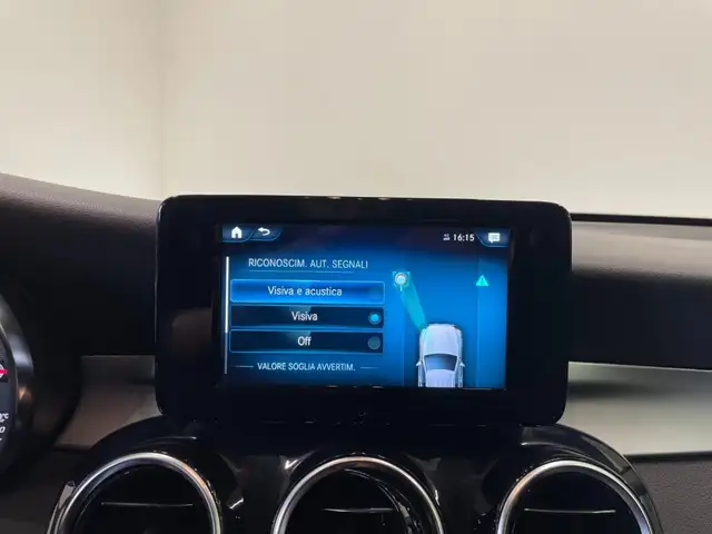 Mercedes-Benz GLC view 22