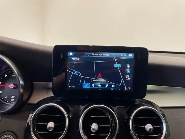 Mercedes-Benz GLC view 9