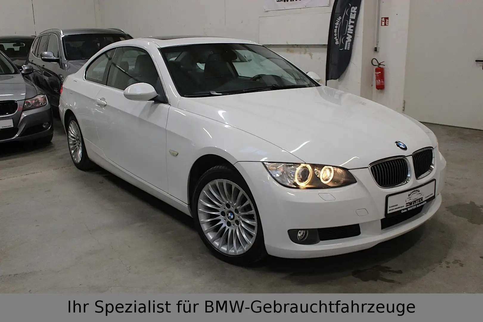 BMW 330 i xDrive*Navi*Vollleder*MFL*SHZ*Schiebedach Weiß - 1