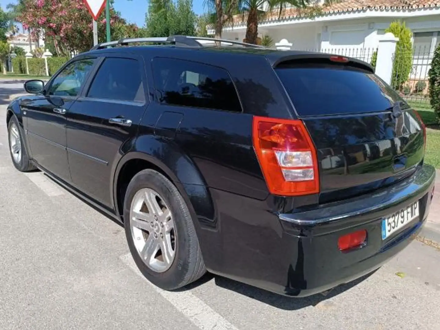 Chrysler 300C Touring 3.0CRD Aut. Fekete - 2