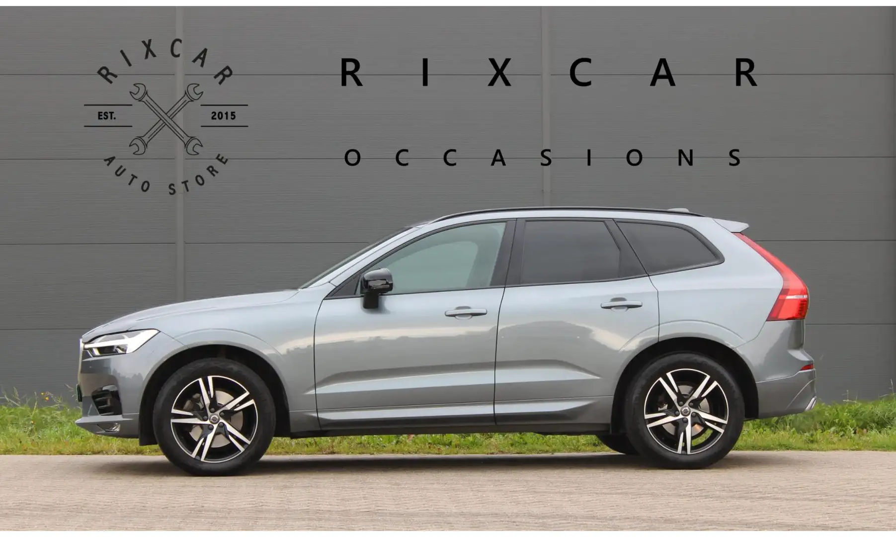 Volvo XC60 2.0 B5 AWD R-Design HarmanKardon Trekhaak 360CAM L Grijs - 1