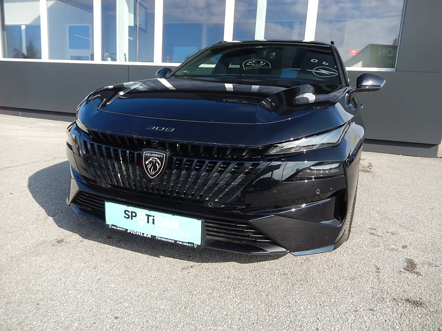 Peugeot 308 SW Hybrid 145 e-DSC6 GT Schwarz - 1