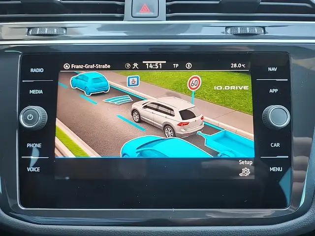 Volkswagen Tiguan view 13