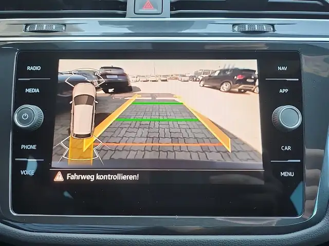 Volkswagen Tiguan view 15