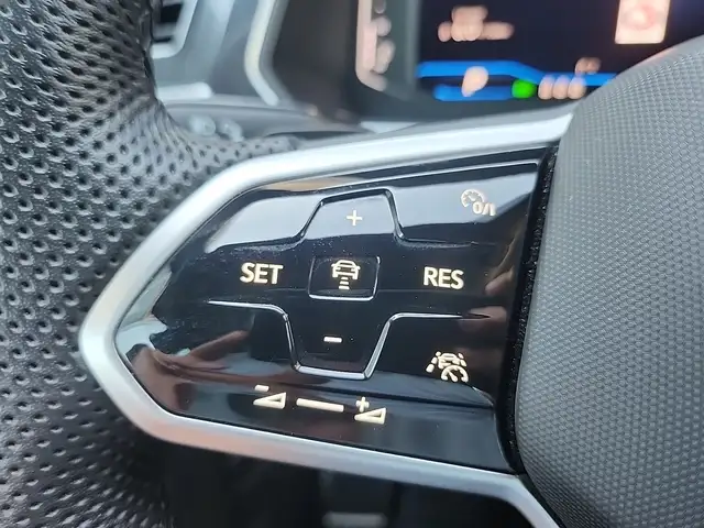 Volkswagen Tiguan view 18