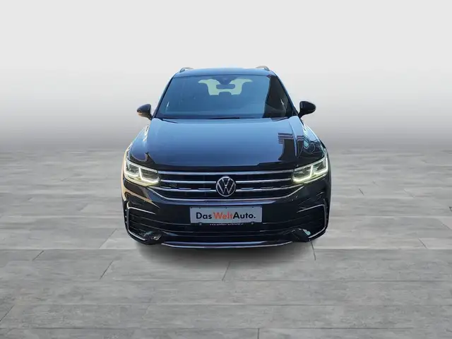 Volkswagen Tiguan view 2