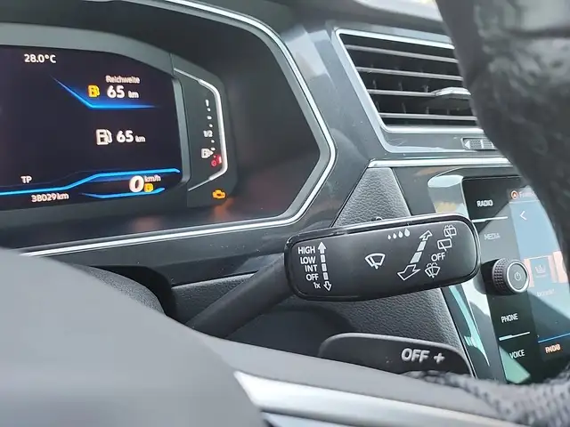 Volkswagen Tiguan view 21