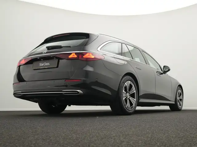 Mercedes-Benz E-Class view 11