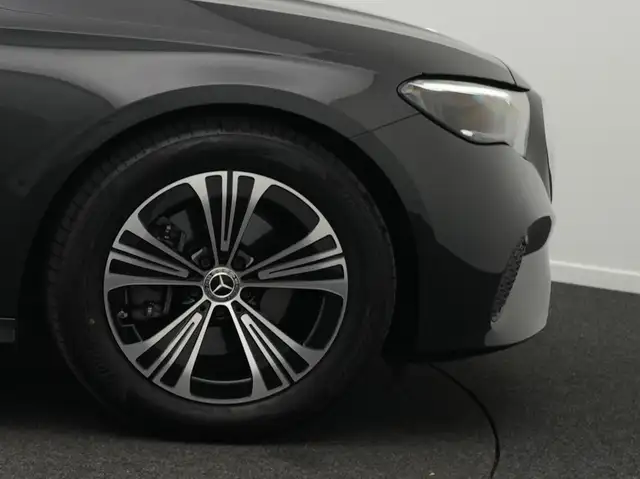 Mercedes-Benz E-Class view 8