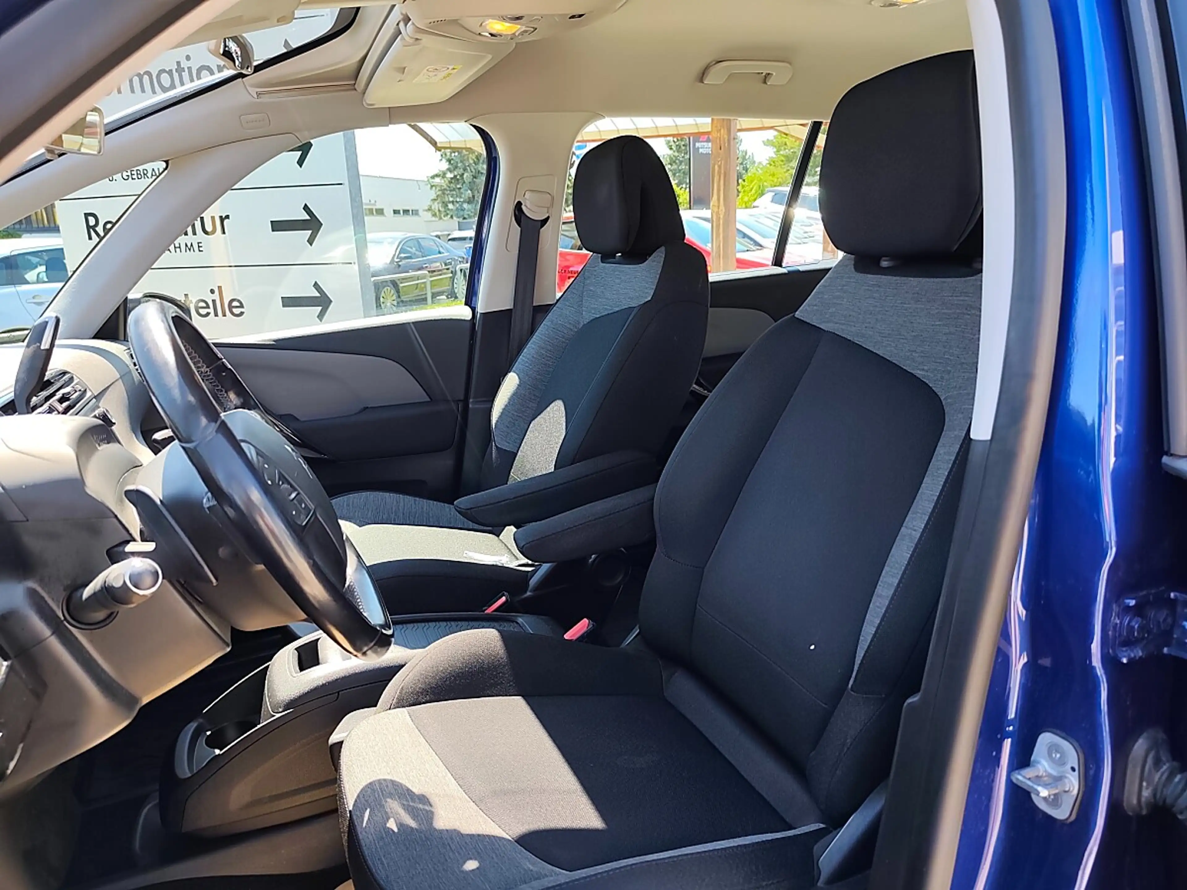 Citroen Grand C4 Picasso BlueHDI 120 S&S EAT6 Feel Edition — photo 7