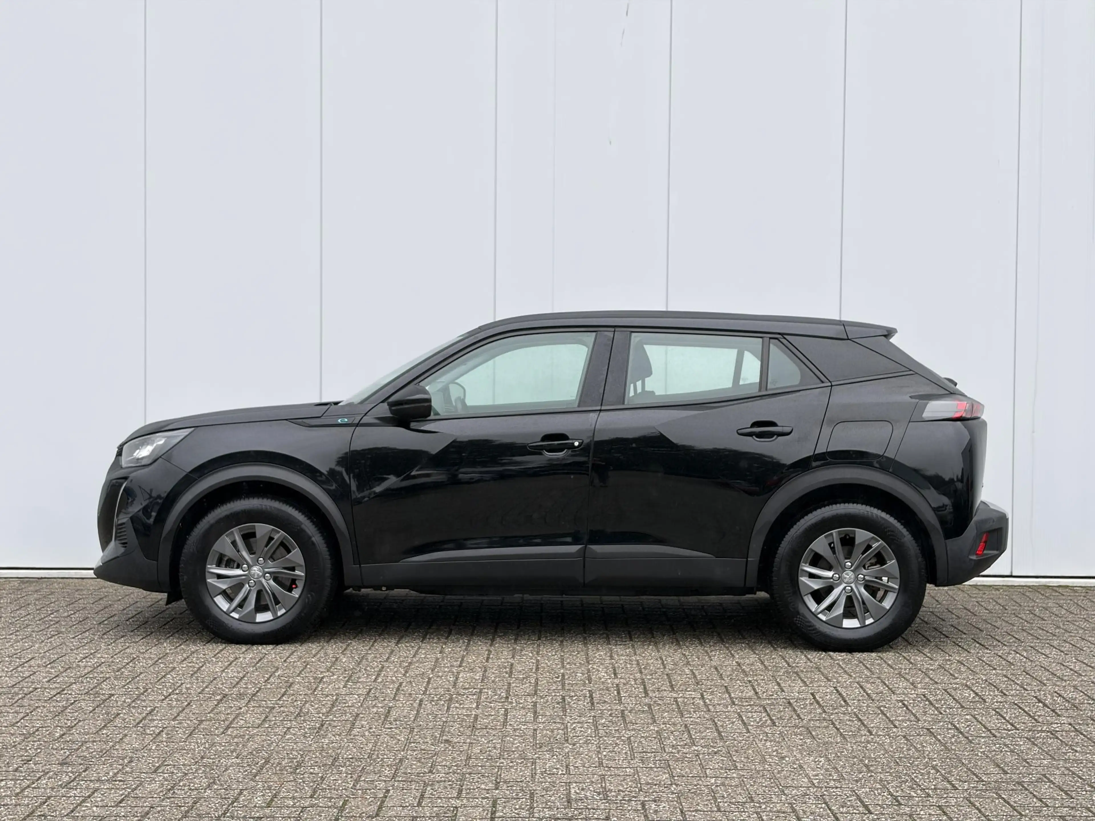 Peugeot e-2008 EV Active Pack 50 kWh | SOH 93,2 % | CarPlay | Par — photo 9