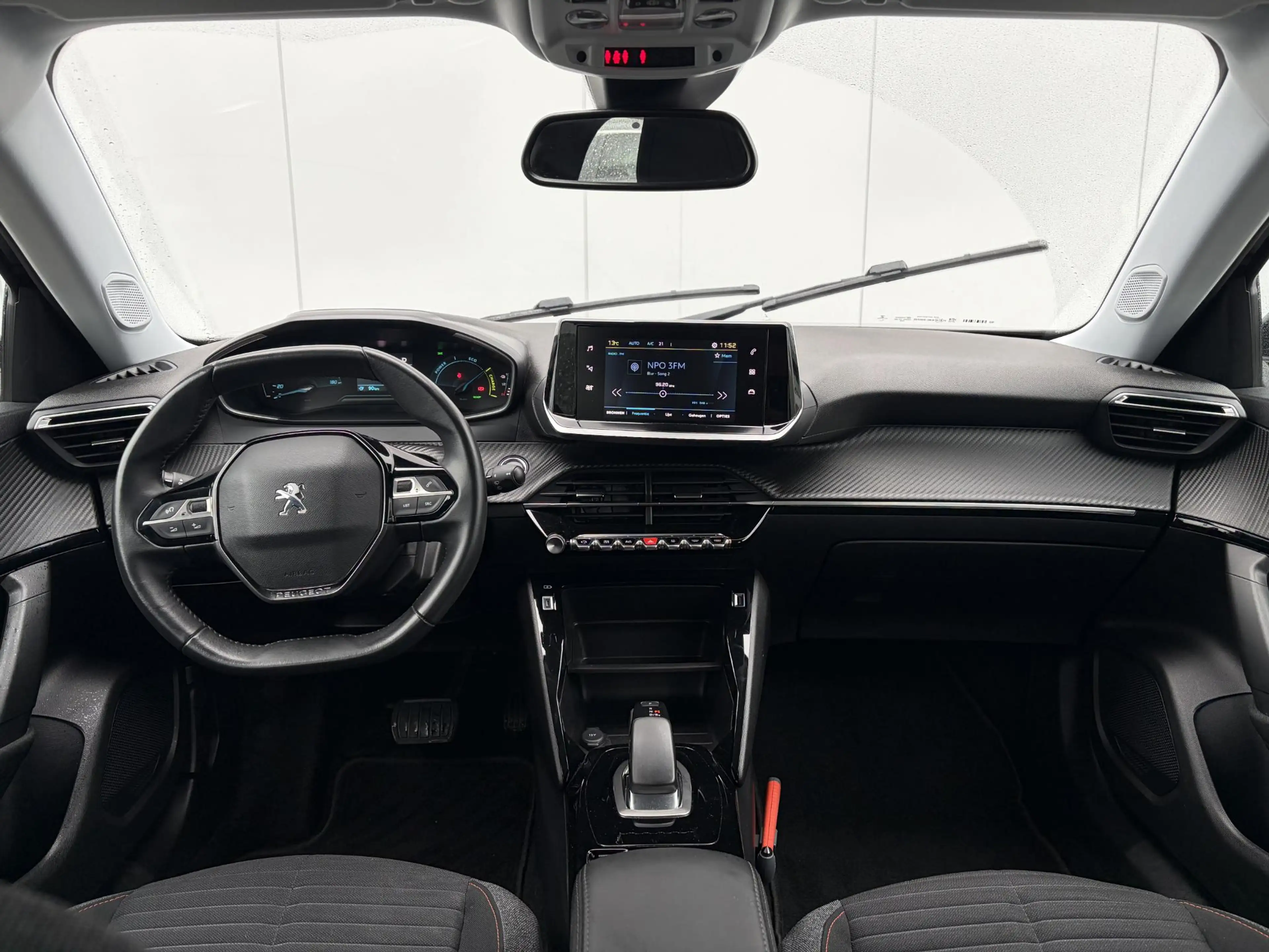 Peugeot e-2008 EV Active Pack 50 kWh | SOH 93,2 % | CarPlay | Par — photo 14