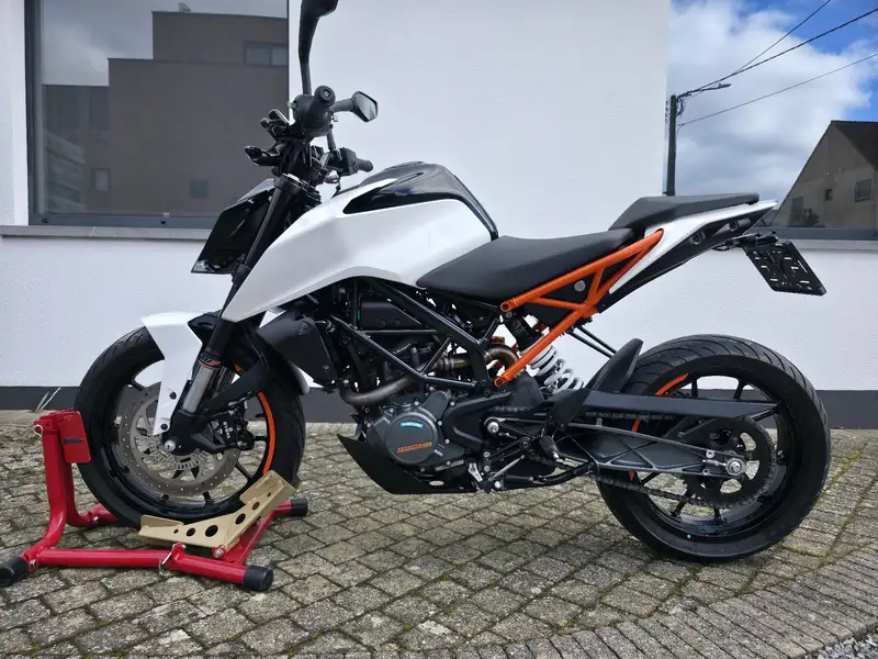 KTM 125 Duke - foto 8