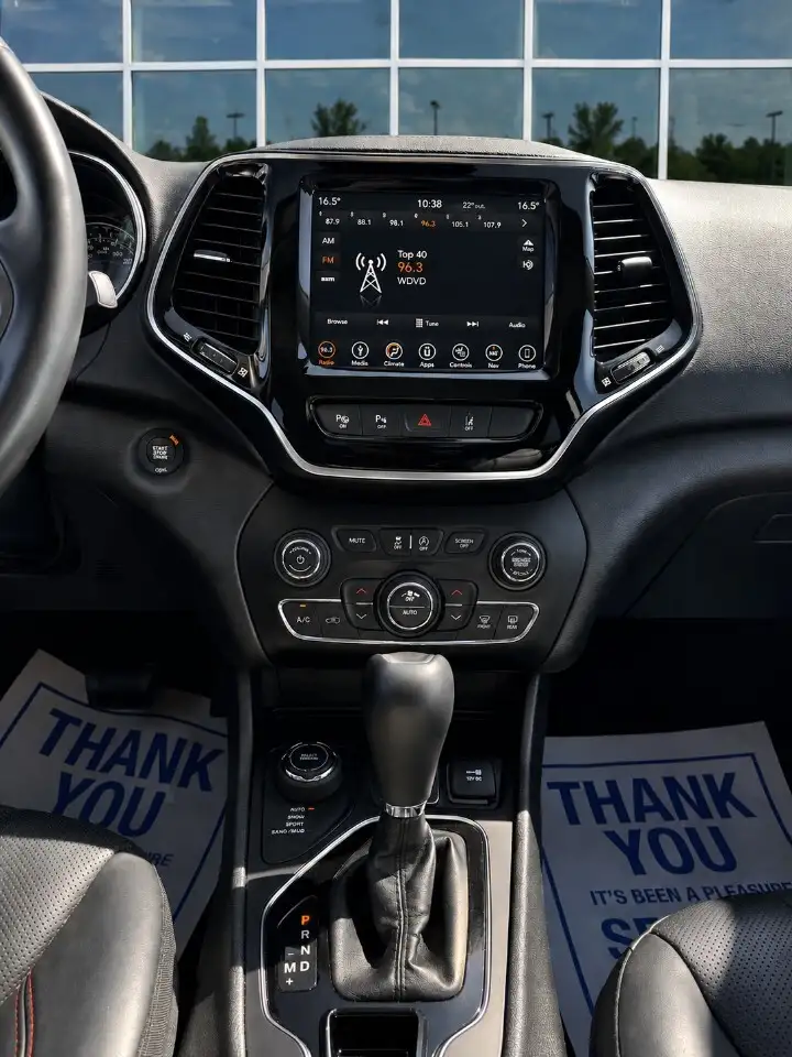 Jeep Cherokee photo Jeep Cherokee