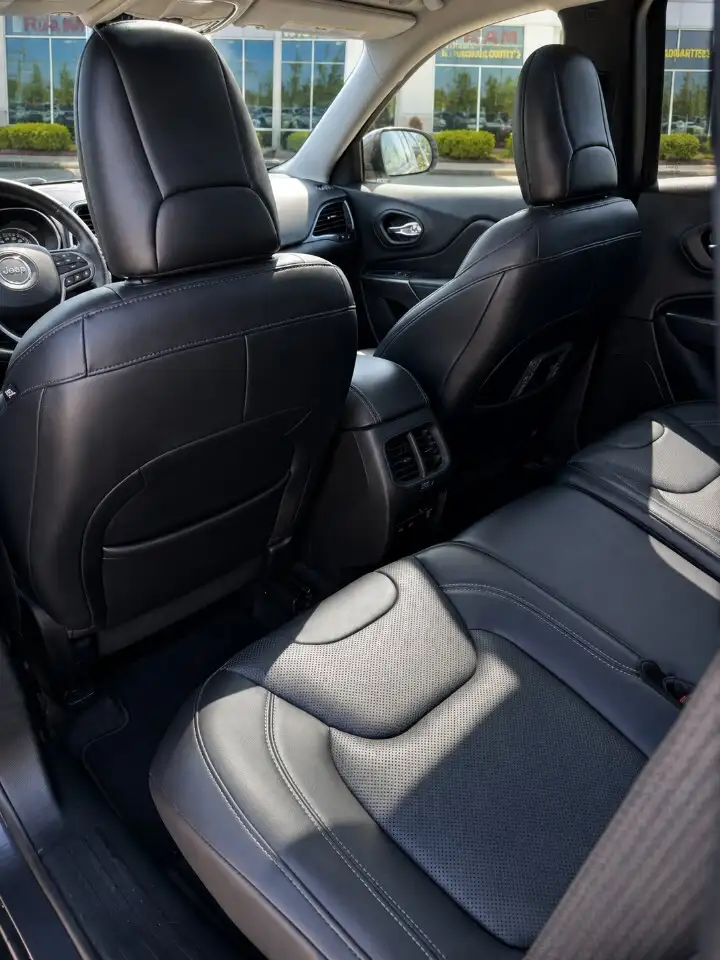 Jeep Cherokee photo Jeep Cherokee