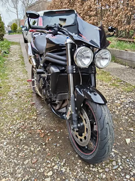 Triumph Speed Triple 1050 - foto 4